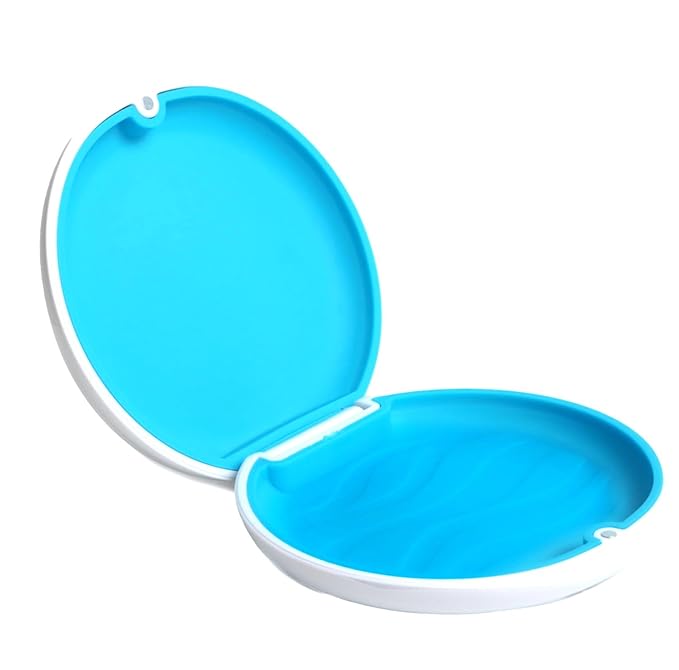Retainer Case, Slim Aligner Case Compatible with Invisalign, Night Mouth Guard Case, Retainer Holder, Food Grade Silicone Pad, Magnetic Closure